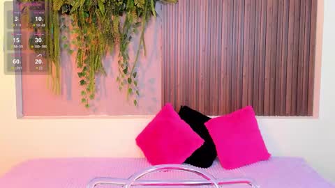 Snapshot of amybarton chatting on October 2, 2025, 3:30 pm My name is AMY... Nice to meet you thumb up me please its important online show from October 2, 2025, 3:30 pm