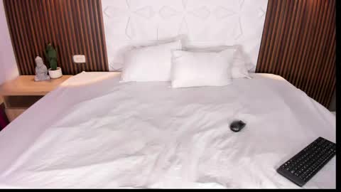 Snapshot of amycolman_ chatting on May 21, 2026, 12:01 pm amy online show from May 21, 2026, 12:01 pm