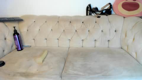 Snapshot of amydelahoz_8 chatting on January 9, 2025, 7:10 am Amy Kamila online show from January 9, 2025, 7:10 am