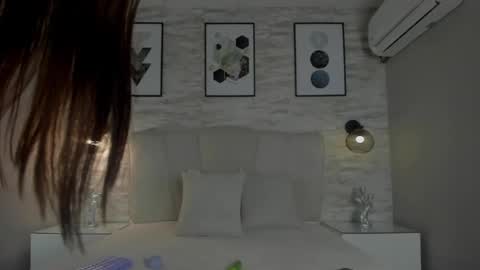 amydexter online show from May 19, 2026, 11:05 am