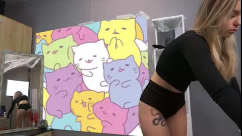 amylanee online show from November 2, 2025, 8:17 am