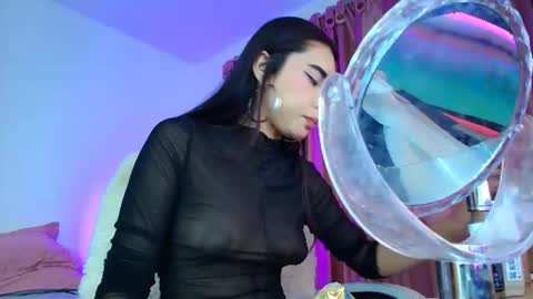 Snapshot of amyolimpo chatting on June 11, 2026, 1:27 am Amy ... Nice to meet u thumb up me please its important online show from June 11, 2026, 1:27 am