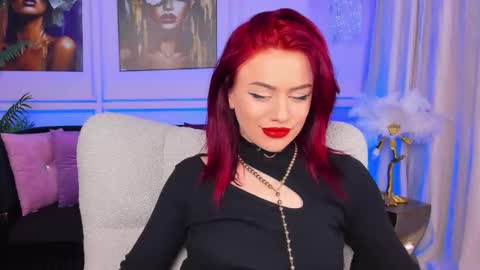 Mia online show from November 17, 2025, 8:36 pm