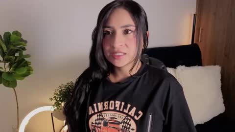 Snapshot of amyross1 chatting on November 24, 2025, 3:06 am Aleja online show from November 24, 2025, 3:06 am