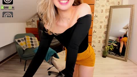 Snapshot of amyrossie chatting on January 24, 2025, 4:28 pm AmyRossie online show from January 24, 2025, 4:28 pm