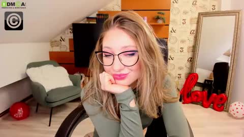 Snapshot of amyrossie chatting on February 20, 2025, 2:46 pm AmyRossie online show from February 20, 2025, 2:46 pm