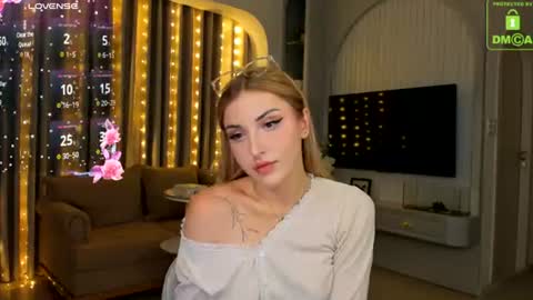 amyvilvet online show from July 1, 2026, 9:03 pm