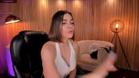 AMY WALKER online show from February 26, 2025, 10:15 am