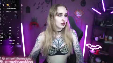 Snapshot of amywhitenessxx chatting on May 29, 2026, 2:37 pm Amy switch Goddess divine Mistress online show from May 29, 2026, 2:37 pm