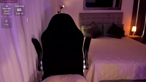    online show from October 27, 2025, 7:40 pm