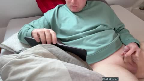 an0nym0us_usr online show from February 28, 2025, 3:48 pm