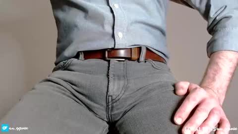 Snapshot of an_expose chatting on January 4, 2025, 10:13 pm an expos online show from January 4, 2025, 10:13 pm