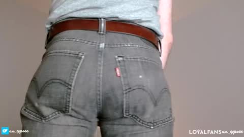 Snapshot of an_expose chatting on February 3, 2025, 9:29 pm an expos online show from February 3, 2025, 9:29 pm