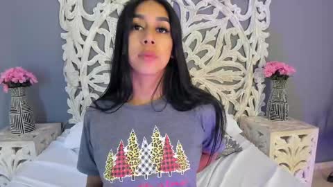 Snapshot of ana_gonzalez chatting on April 28, 2026, 2:27 am Ana Gonzalez online show from April 28, 2026, 2:27 am