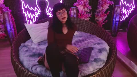 Snapshot of ana_luve chatting on November 12, 2025, 8:41 pm Ana online show from November 12, 2025, 8:41 pm