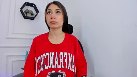 Snapshot of ana_muller19 chatting on November 6, 2025, 12:11 am Ana online show from November 6, 2025, 12:11 am