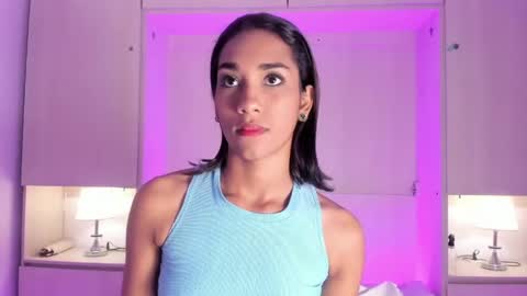 anaacollins_ online show from May 9, 2026, 11:59 am