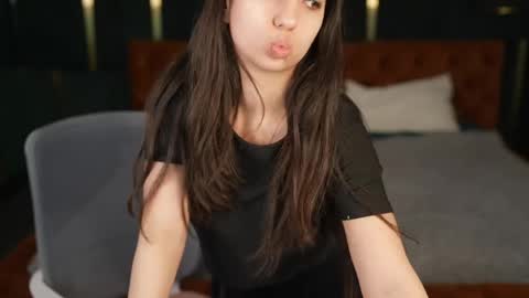Snapshot of anabel2054 chatting on April 19, 2026, 6:24 am Sweet girls online show from April 19, 2026, 6:24 am