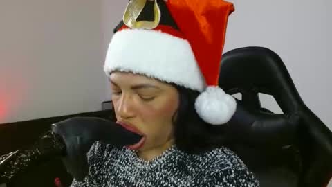 anabel alice gandara  online show from December 9, 2024, 10:54 am