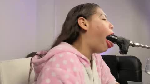 Anabel Alice Gandara online show from March 5, 2026, 9:49 am