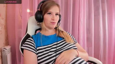 AnabelMelody online show from October 19, 2025, 6:08 pm