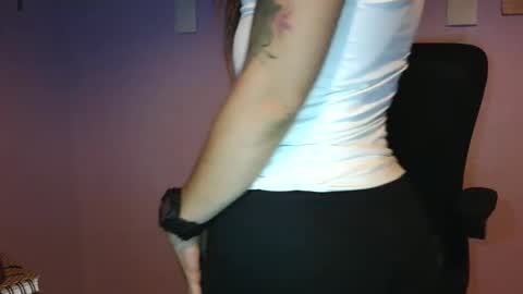 anabelucci_ online show from March 9, 2026, 12:03 am