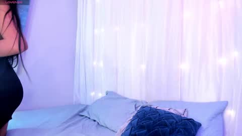 anabloom_ online show from April 27, 2026, 8:51 pm