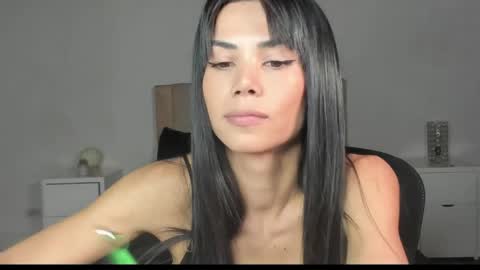 Snapshot of anahenao chatting on May 2, 2026, 11:32 pm Ana Henao or Annie... Follow me ahenaocb Insta X online show from May 2, 2026, 11:32 pm