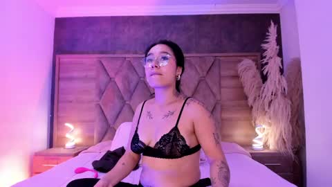 Im Sara  online show from June 1, 2026, 3:19 am