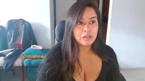 Snapshot of anaids_dam chatting on May 10, 2026, 5:07 pm anaids online show from May 10, 2026, 5:07 pm