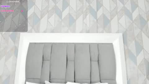   online show from October 9, 2025, 11:30 am