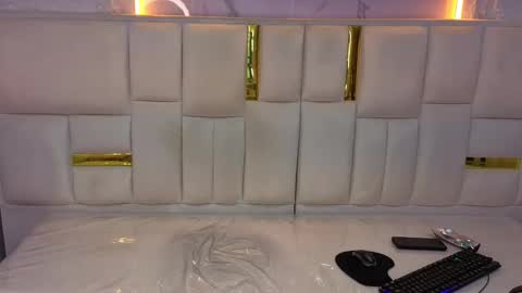 Ana  online show from September 30, 2025, 9:42 pm