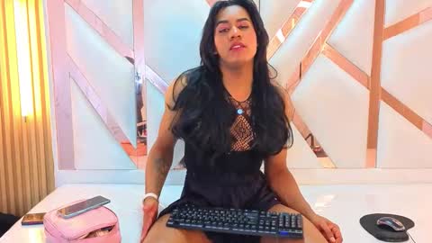 Ana  online show from October 21, 2025, 1:56 pm