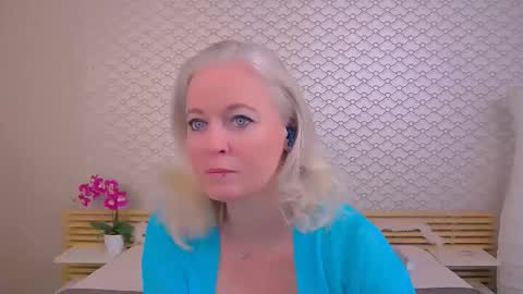 Snapshot of anaisjanson chatting on April 5, 2026, 3:36 am Anais Janson online show from April 5, 2026, 3:36 am