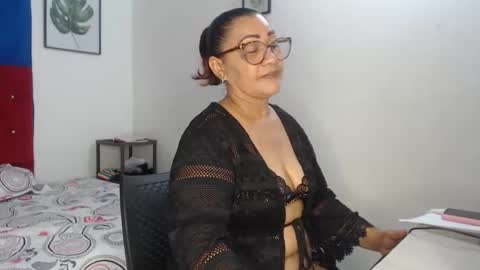 Snapshot of anaiss_hornyz chatting on November 12, 2025, 1:17 am Libby online show from November 12, 2025, 1:17 am