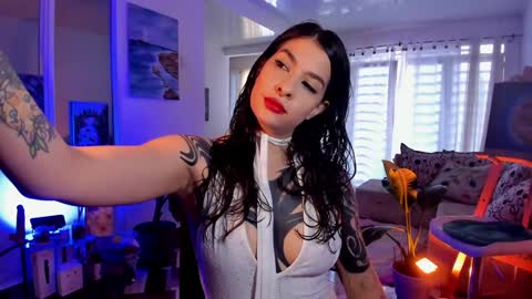 Mariana  online show from February 8, 2025, 2:05 pm