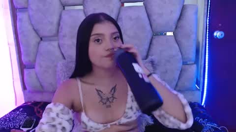 Snapshot of analymilles chatting on December 13, 2025, 7:53 pm analymilles online show from December 13, 2025, 7:53 pm