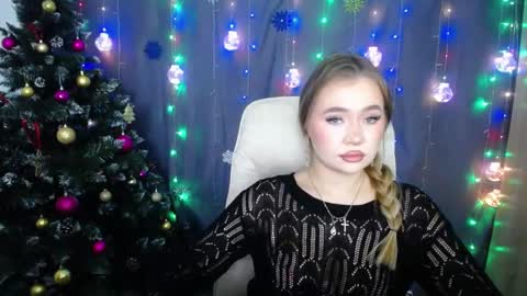 anastacyyellig online show from December 16, 2024, 7:43 pm