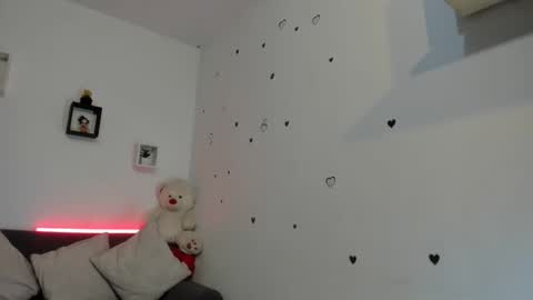 Snapshot of anastasia_tuya chatting on January 18, 2026, 1:20 am anastasia online show from January 18, 2026, 1:20 am