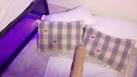 Snapshot of anavicc__ chatting on November 11, 2025, 10:37 am Kendra online show from November 11, 2025, 10:37 am