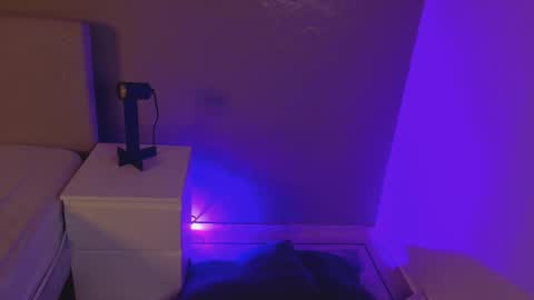 Kendra  online show from November 26, 2025, 10:27 am