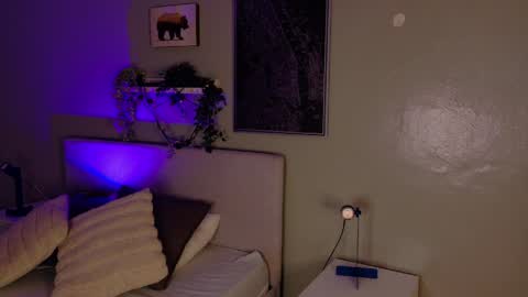 Kendra  online show from April 11, 2026, 10:08 am