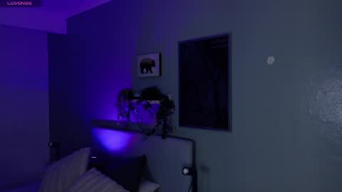 Kendra  online show from April 14, 2026, 10:10 am