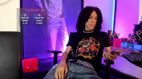anddy_hugecock online show from June 21, 2026, 4:42 pm