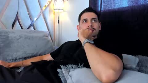 ANDER online show from December 5, 2025, 5:53 pm