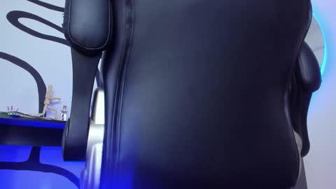 Andrs   -                   online show from September 12, 2025, 11:59 pm