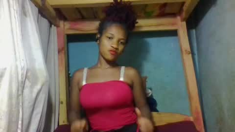 Snapshot of andiscah21 chatting on September 19, 2025, 10:43 pm Rasoa Edime Anissia online show from September 19, 2025, 10:43 pm