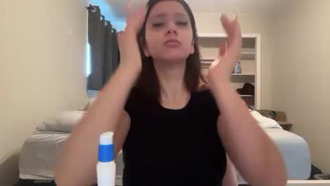 anditspinkxo online show from June 10, 2026, 5:23 pm