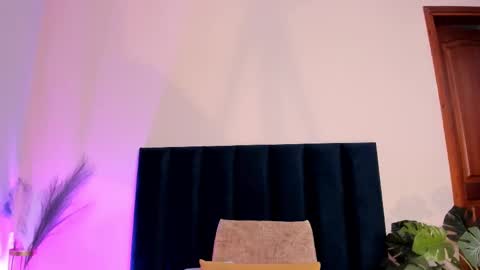 Andra Cyrus online show from November 13, 2025, 11:42 am