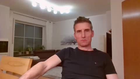 Snapshot of andre029 chatting on April 12, 2026, 5:51 pm Name online show from April 12, 2026, 5:51 pm
